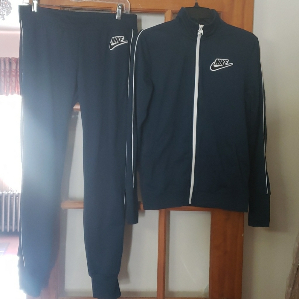 Nike sweat suit